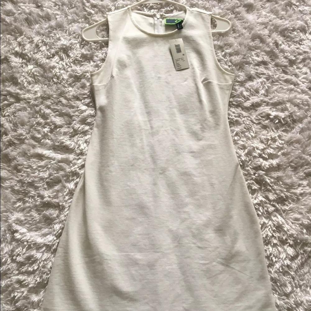 Size XS knee length White C Wonder dress